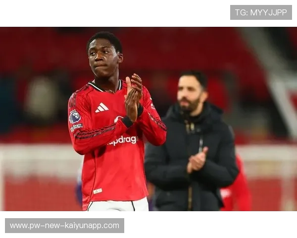 曼联开启转会新篇章，梅努与B费转会流言四起